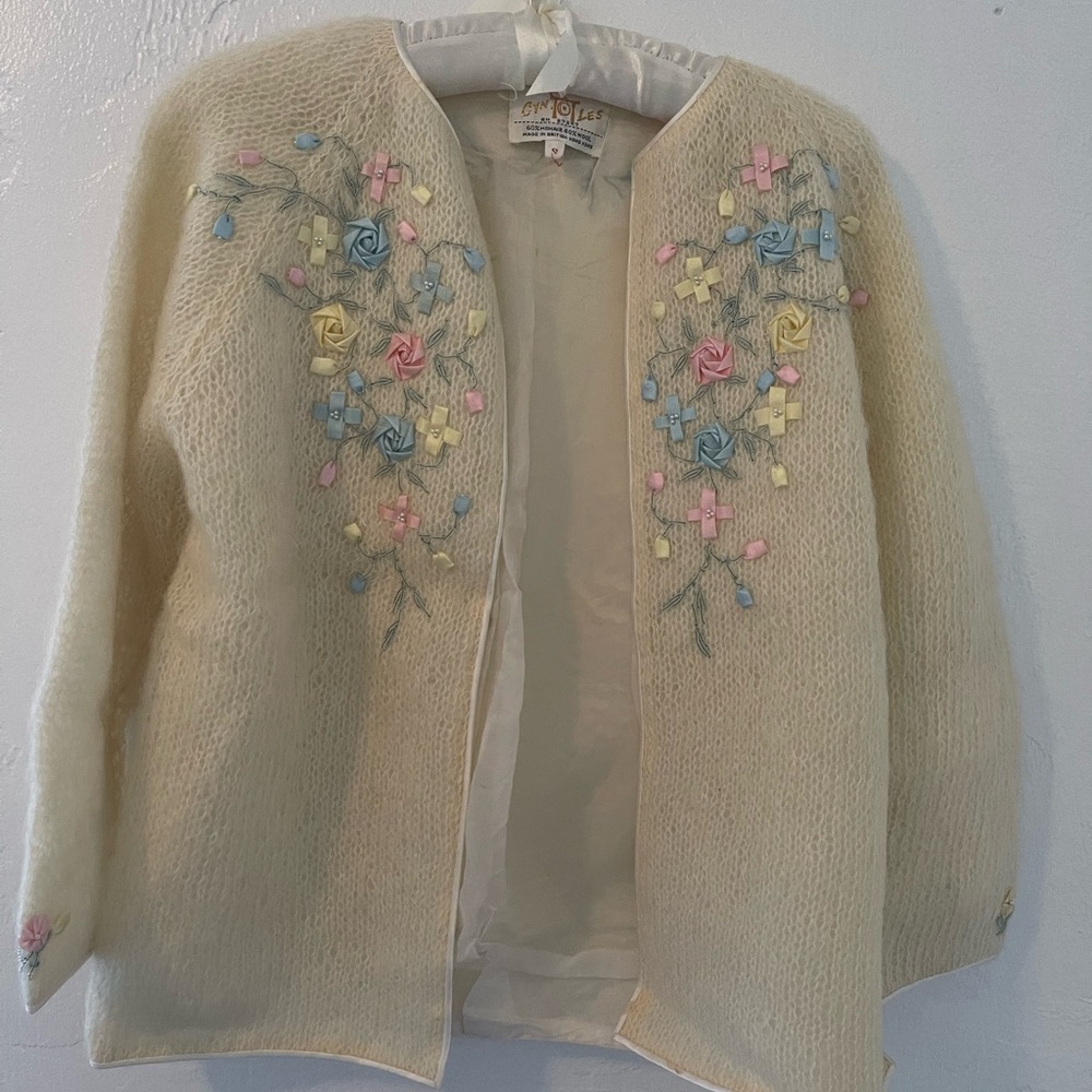 VINTAGE CARDIGAN Cyn Les 50’s 60’s Embroidered/Beaded Cream Sweater MOHAIR/WOOL